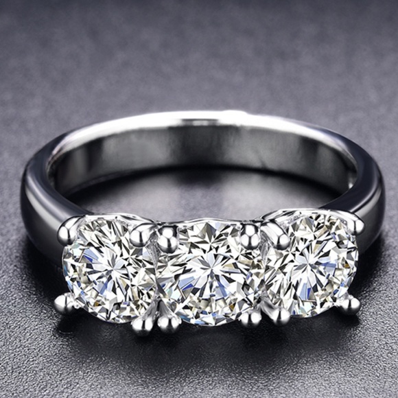 CZ Crystals Silver Ring Size New - Picture 7 of 7